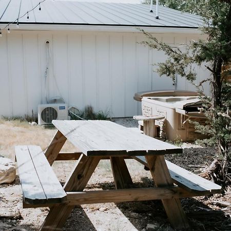 Hummingbird Haus - Hill Country Views On 20 Acres With Firepit Villa Spring Branch Екстериор снимка