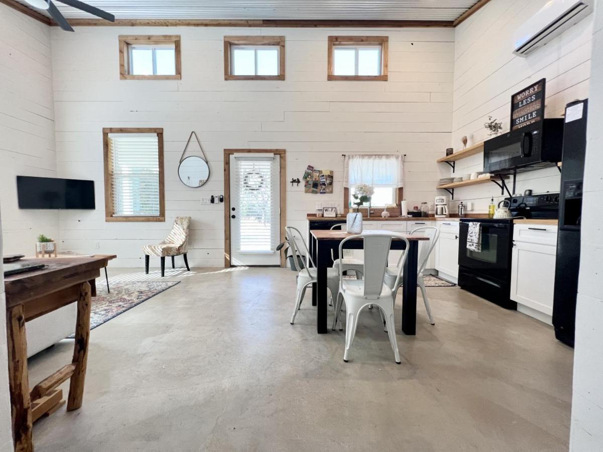 Hummingbird Haus - Hill Country Views On 20 Acres With Firepit Villa Spring Branch Екстериор снимка