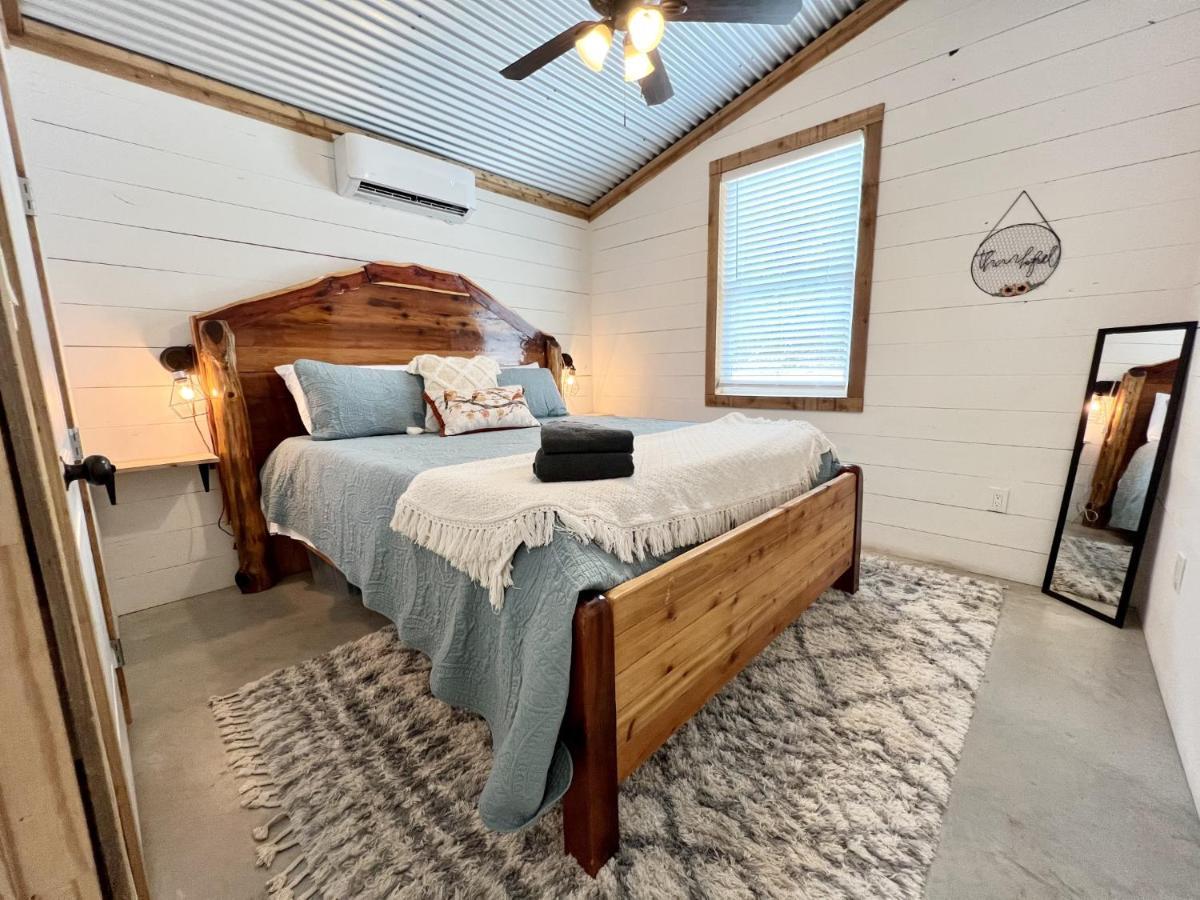 Hummingbird Haus - Hill Country Views On 20 Acres With Firepit Villa Spring Branch Екстериор снимка