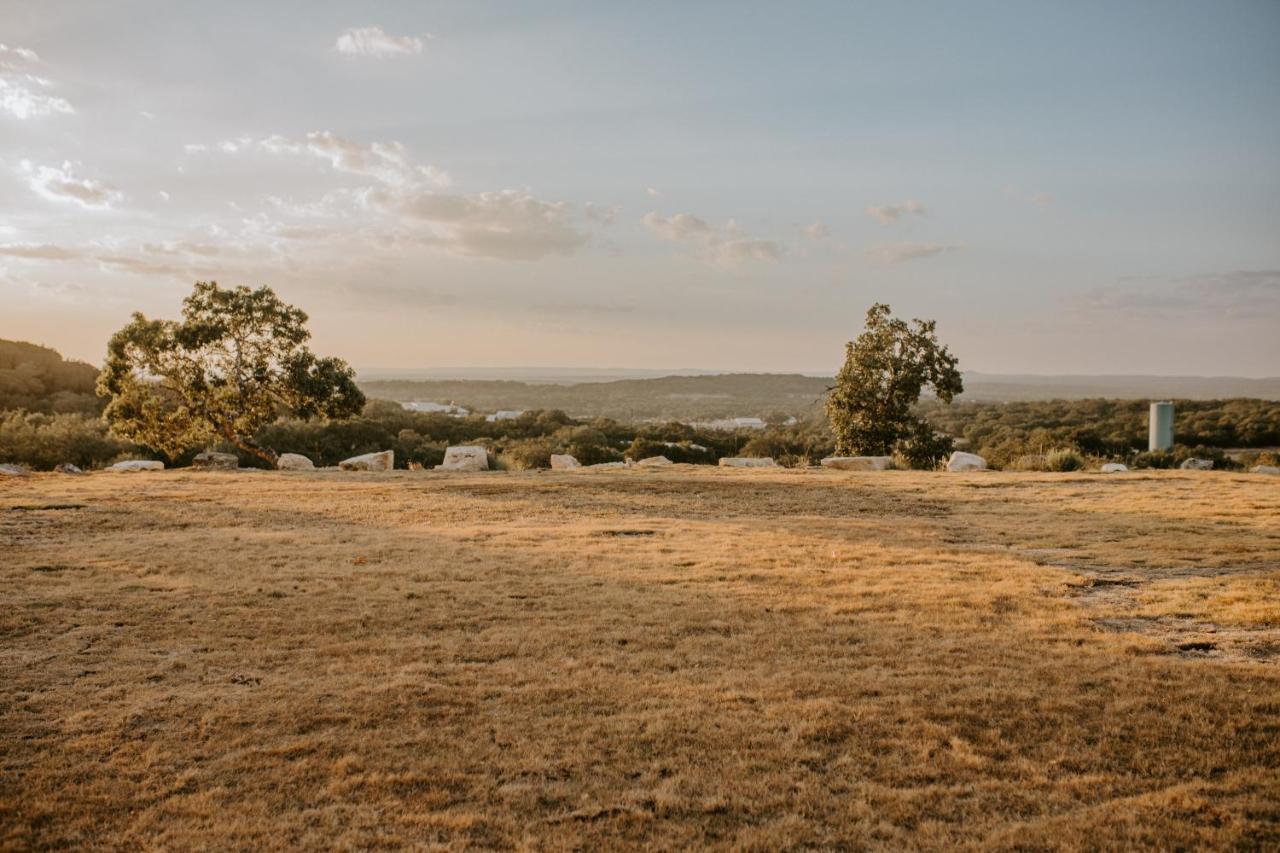 Hummingbird Haus - Hill Country Views On 20 Acres With Firepit Villa Spring Branch Екстериор снимка