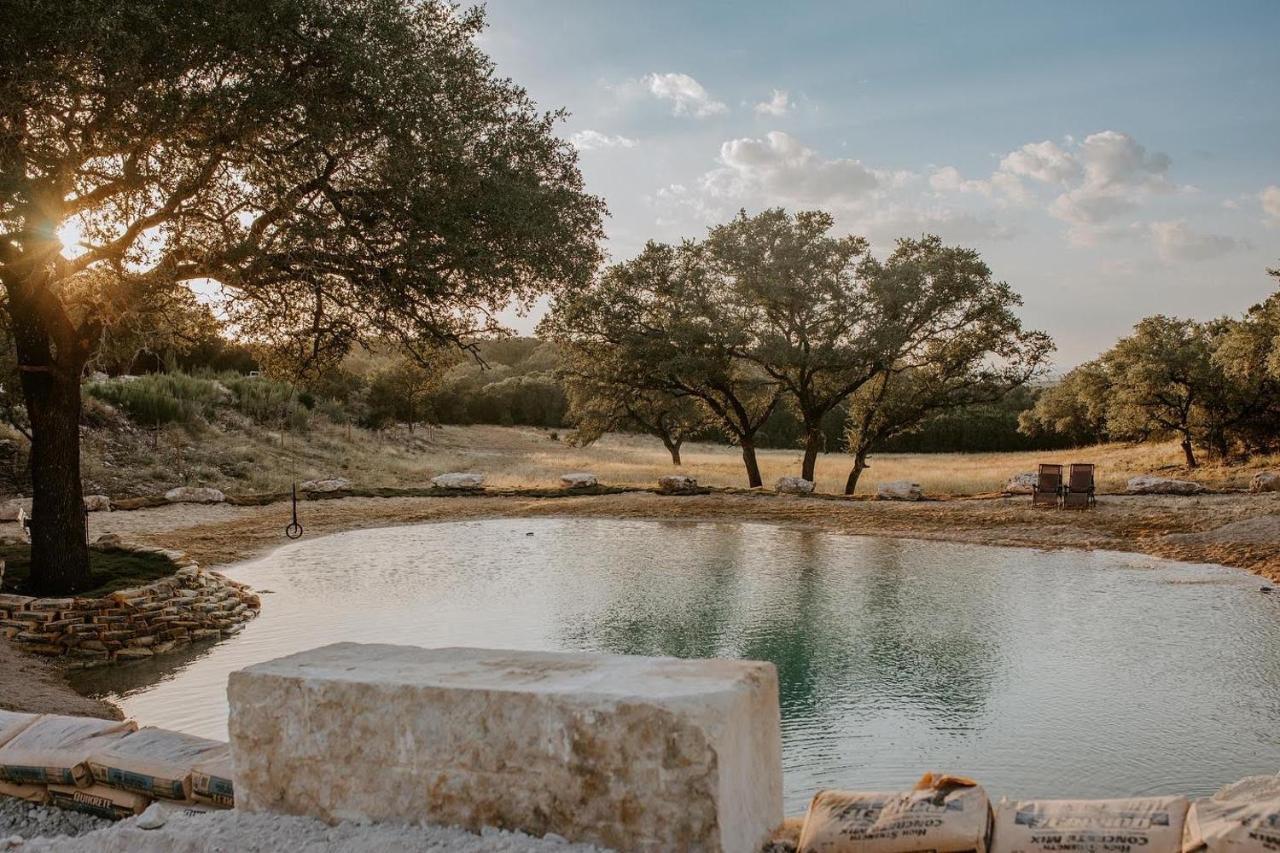 Hummingbird Haus - Hill Country Views On 20 Acres With Firepit Villa Spring Branch Екстериор снимка