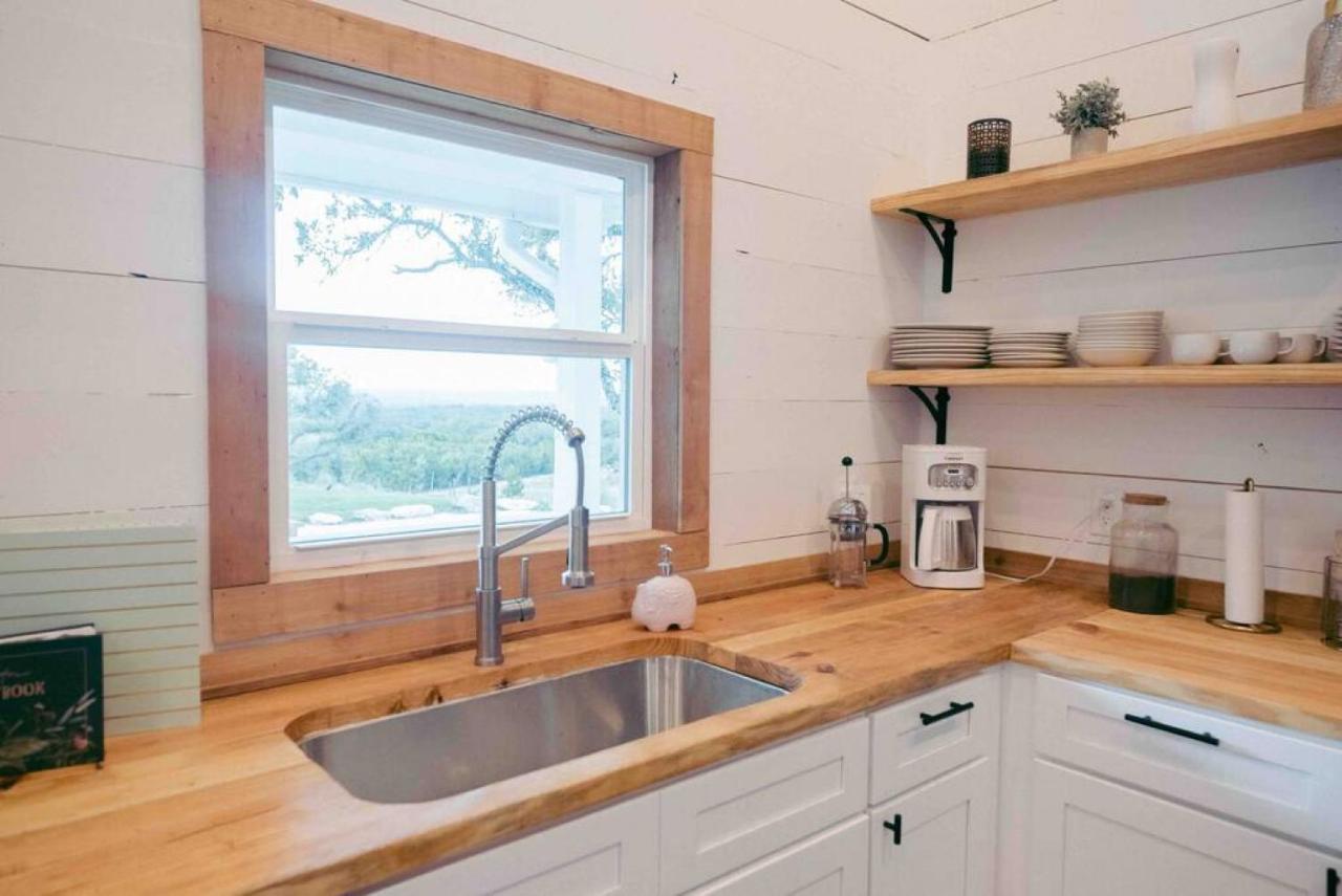 Hummingbird Haus - Hill Country Views On 20 Acres With Firepit Villa Spring Branch Екстериор снимка