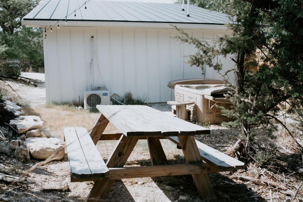Hummingbird Haus - Hill Country Views On 20 Acres With Firepit Villa Spring Branch Екстериор снимка